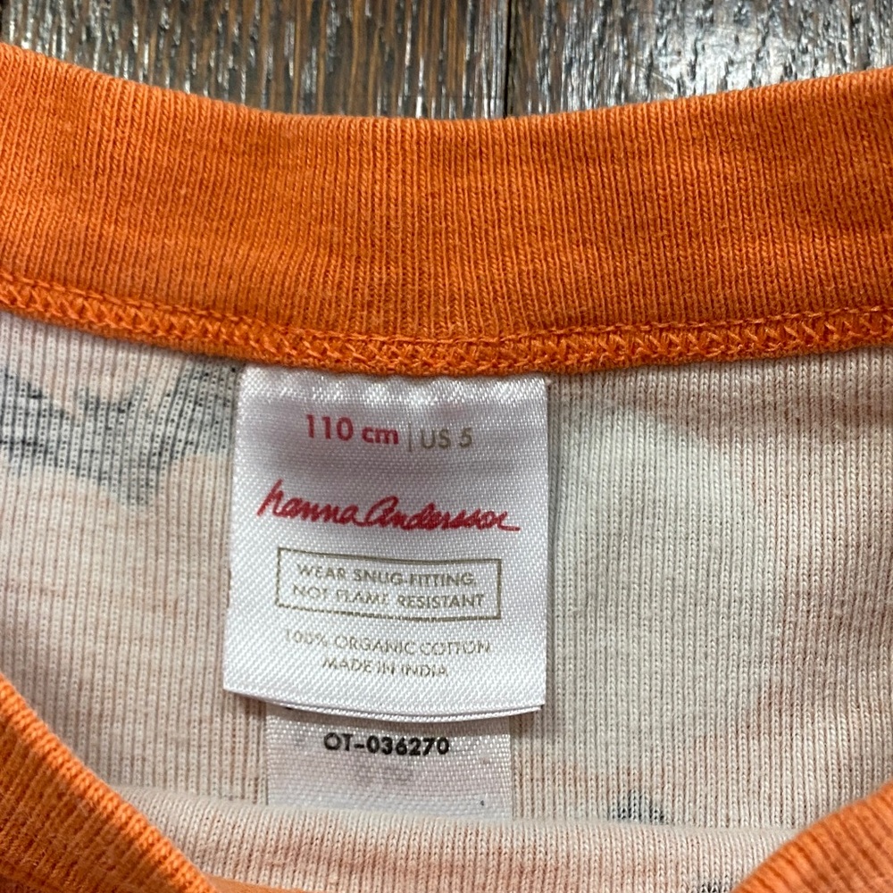 Hanna Andersson Orange Bat Print Organic Kids Pajamas - Picture 5 of 10